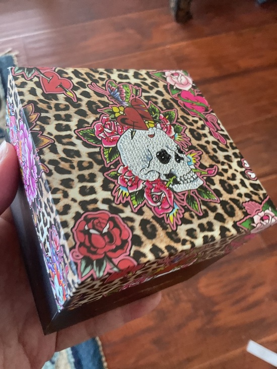 NIB Ed Hardy Pink and Gold Tattoo-Style Women\'s Watch main image 4